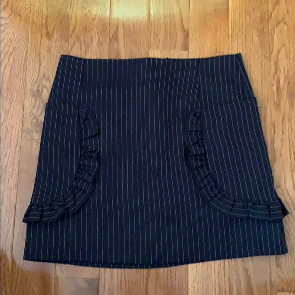 Cute striped skirt with ruffled pockets